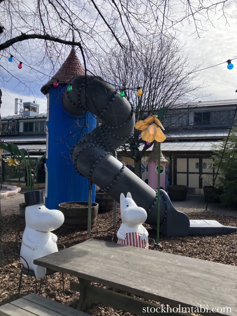 ユニバッケンの庭のムーミンのパパとママ