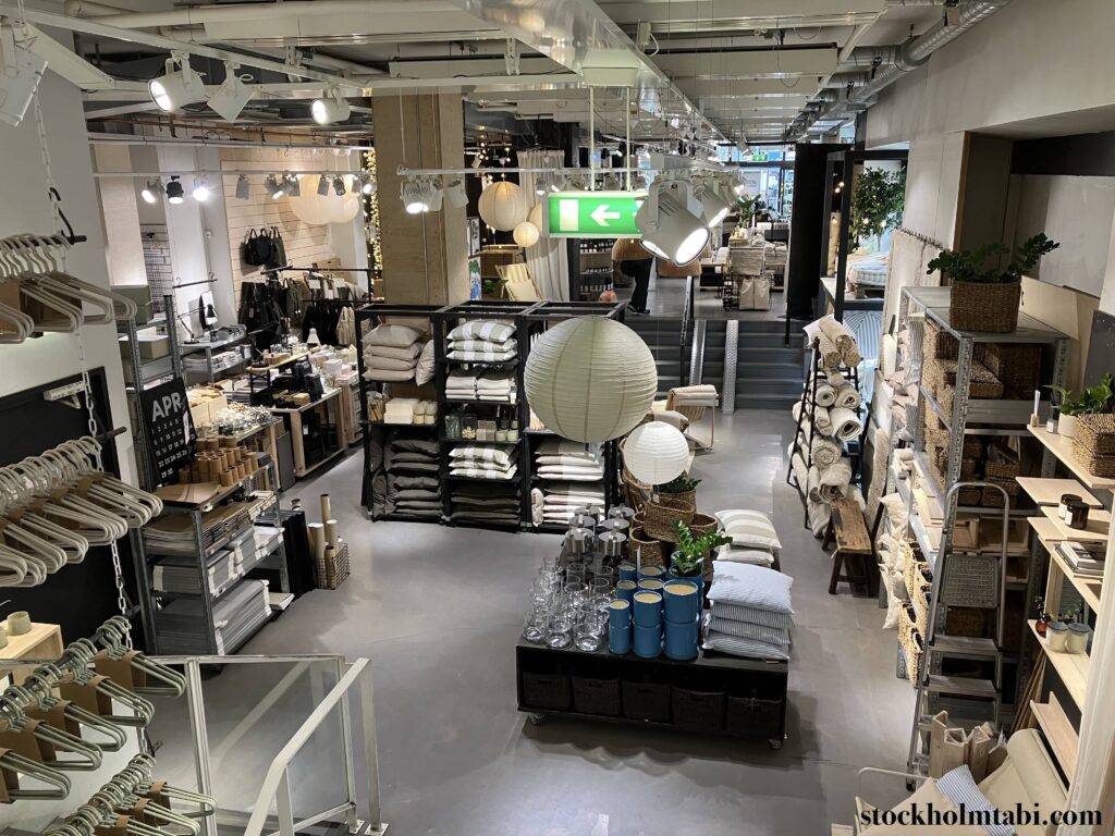 雑貨が並んだGranitの店内