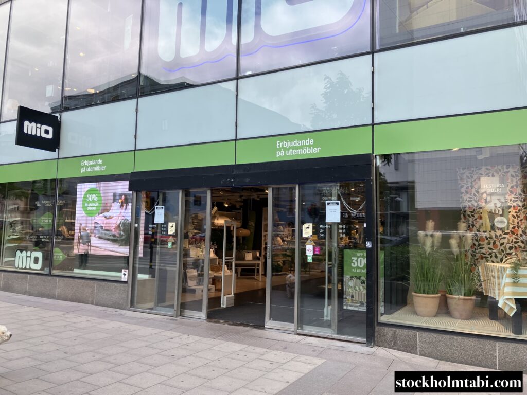 家具店MIOの店舗入り口
