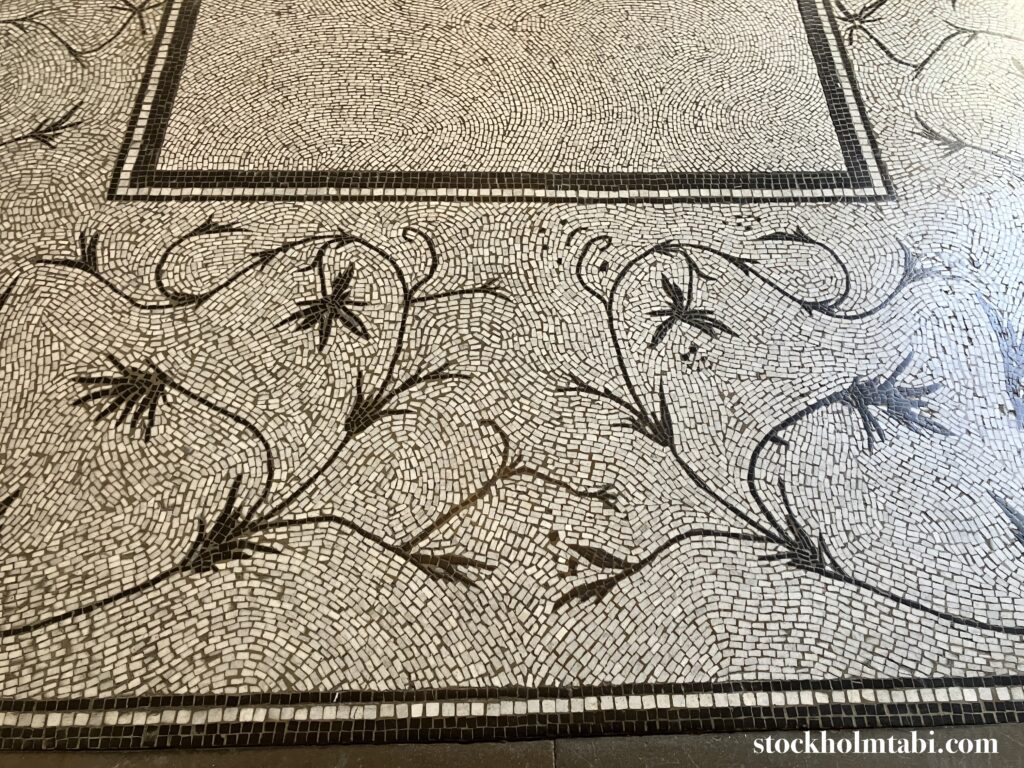 ミレスゴーデンの植物のモザイク画