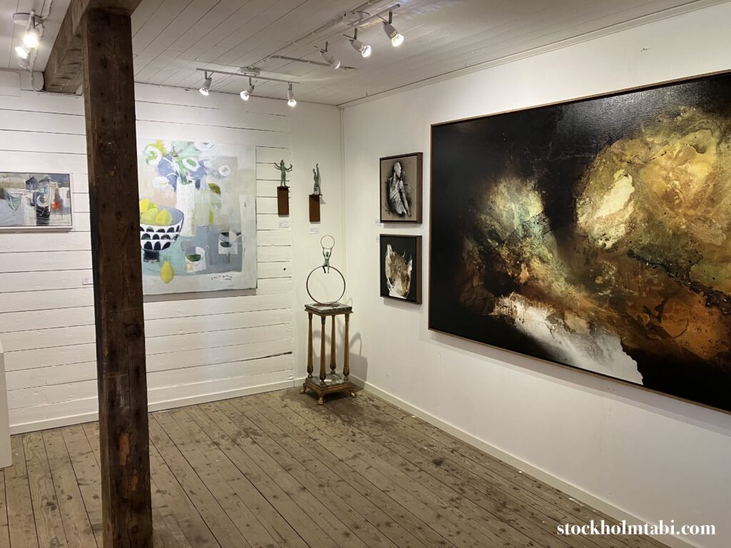 VaxholmのカフェRoddarhuset Art Gallery & Cafeのギャラリー