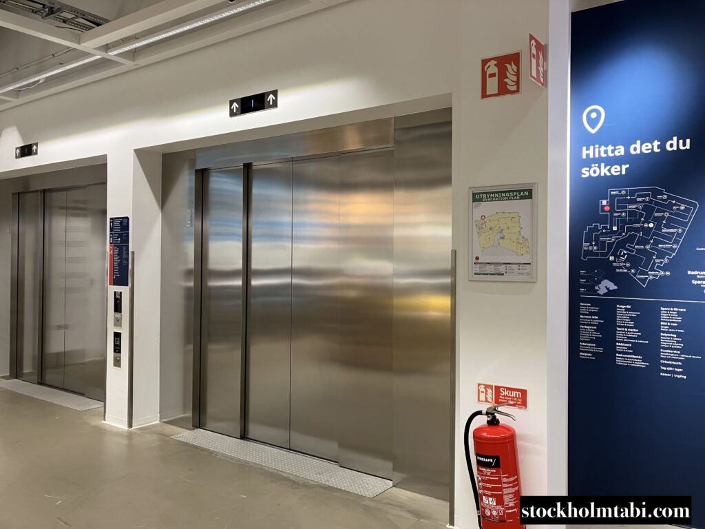IKEAの大型エレベーター