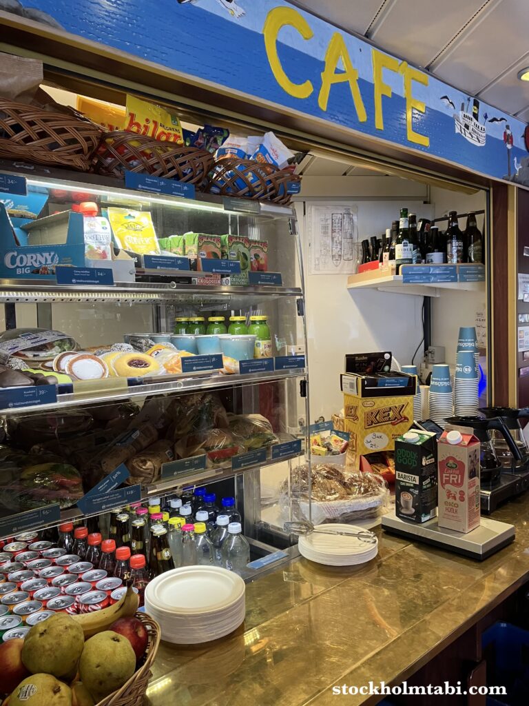 Grinda（グリンダ）島へ行くフェリー内の小さな売店