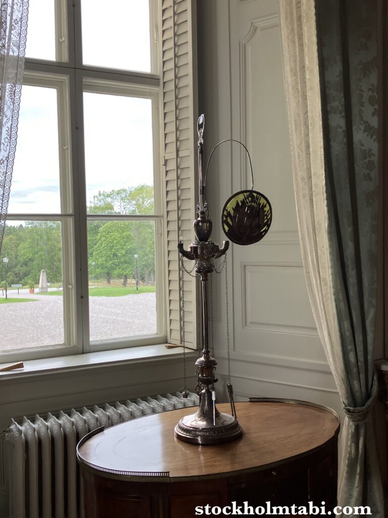 Tyresö Slottにあるグリーンのオイルランプ