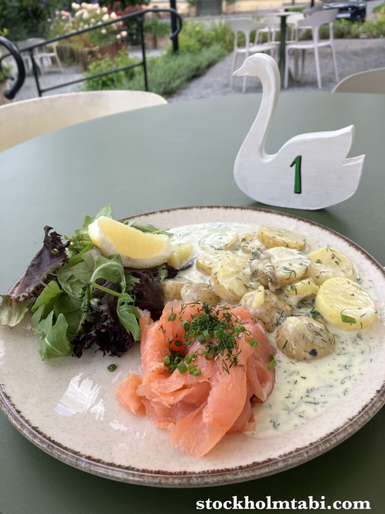 Mariedals Trädgårdscaféのサーモンのプレート