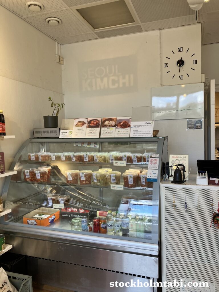 キムチが並ぶSeoul Kimchiの店内