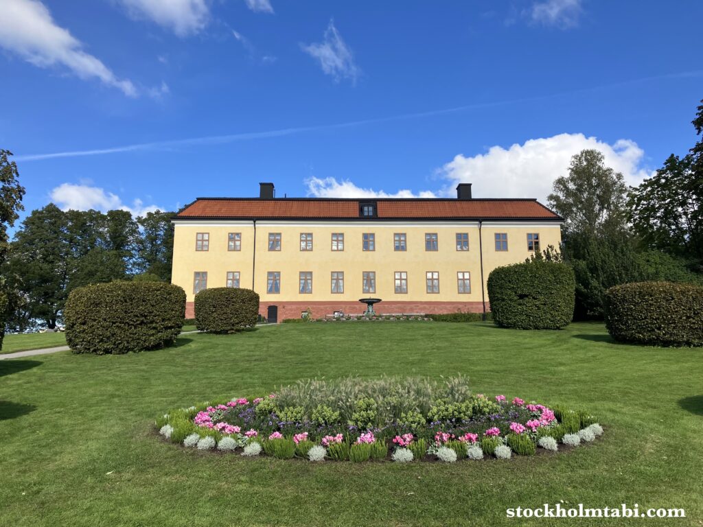 Edesbergs Slottとその前の花壇