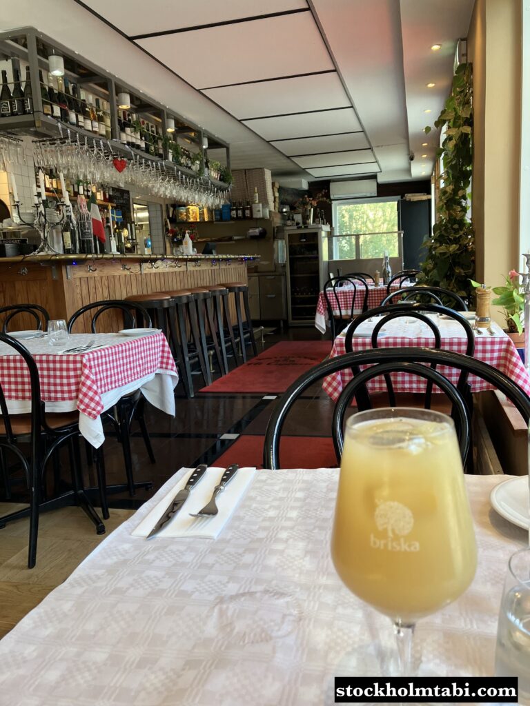 Edesbergs Slott近くのレストランのテーブル