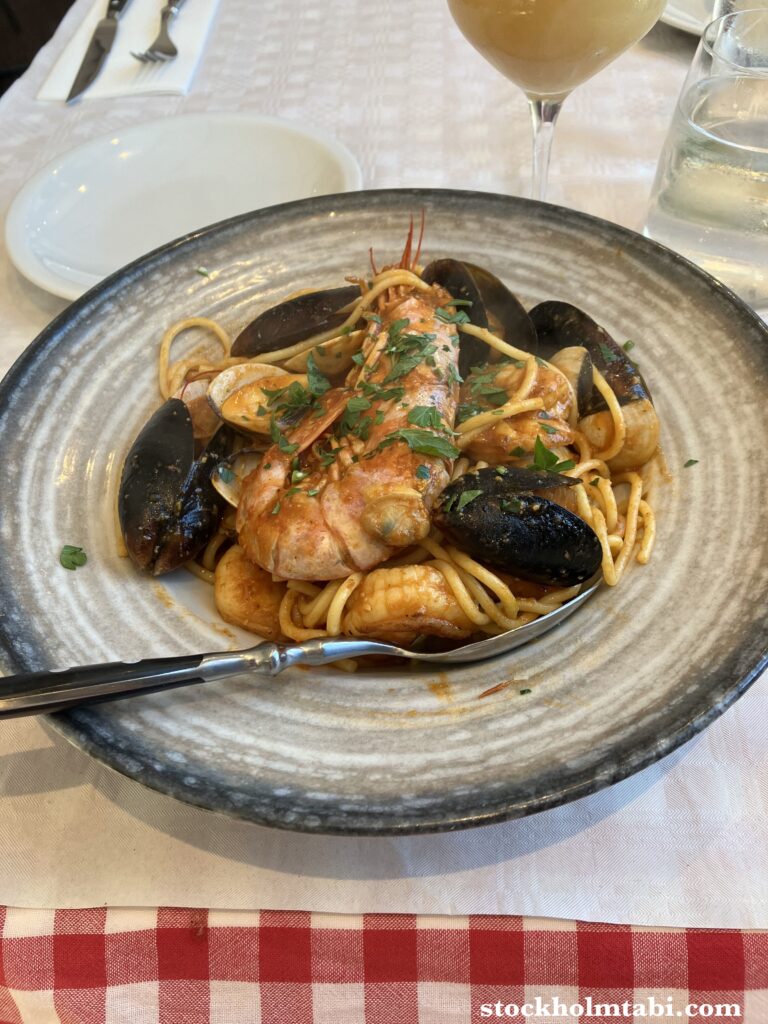 Edesbergs Slott近くのレストランの海鮮パスタ