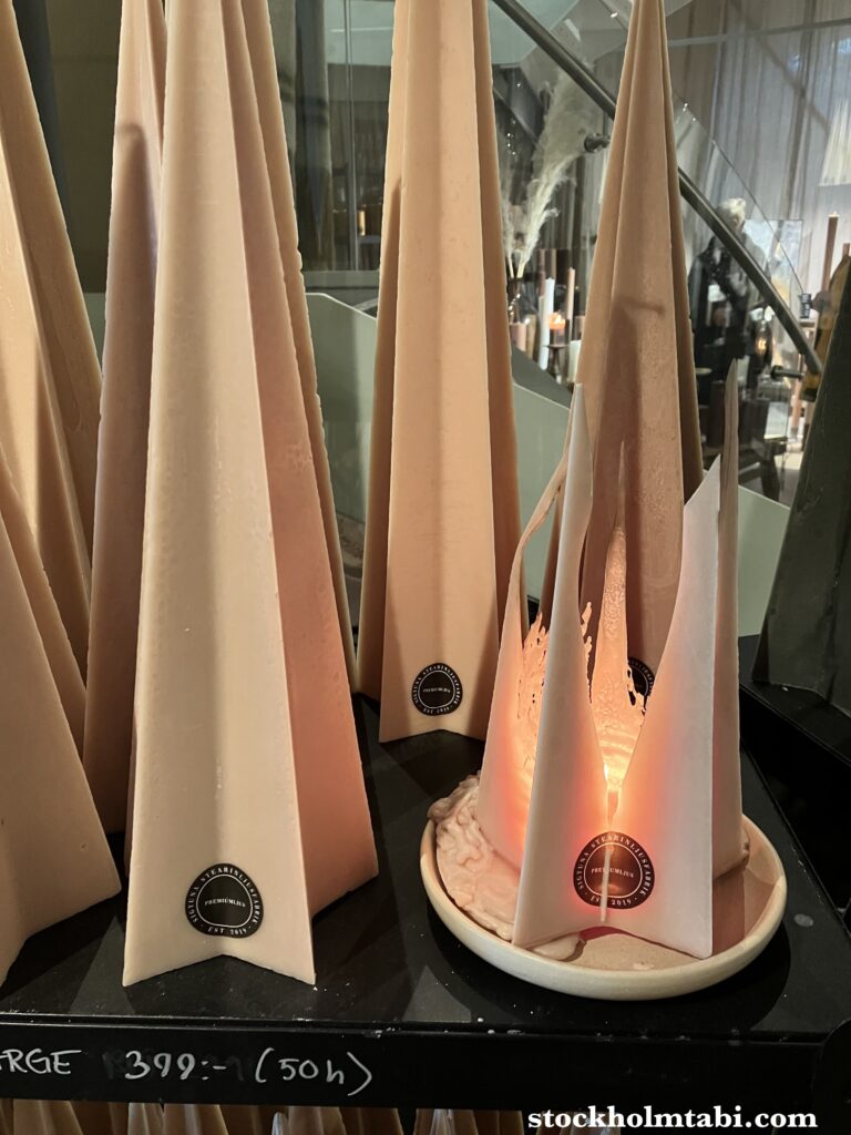 Sigtuna Stearinljusfabrikのピンクのキャンドル