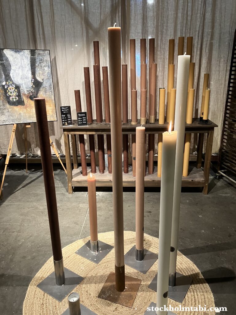 Sigtuna Stearinljusfabrikの背の高いキャンドル