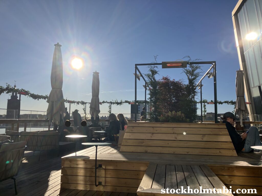 Scandic rooftop bar Capitalの屋上の席