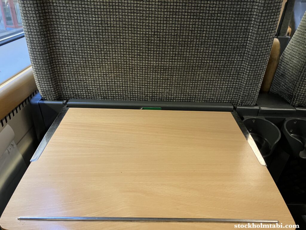 スウェーデン鉄道SJ 座席のテーブル