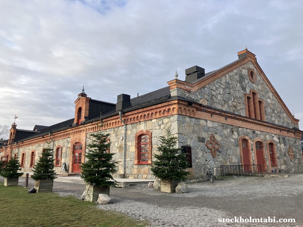 頑丈そうなSteninge Slottsbyの石造の建物