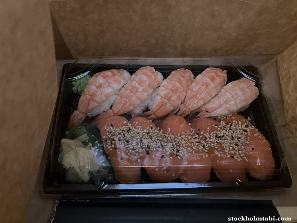 サーモンとお寿司のお弁当