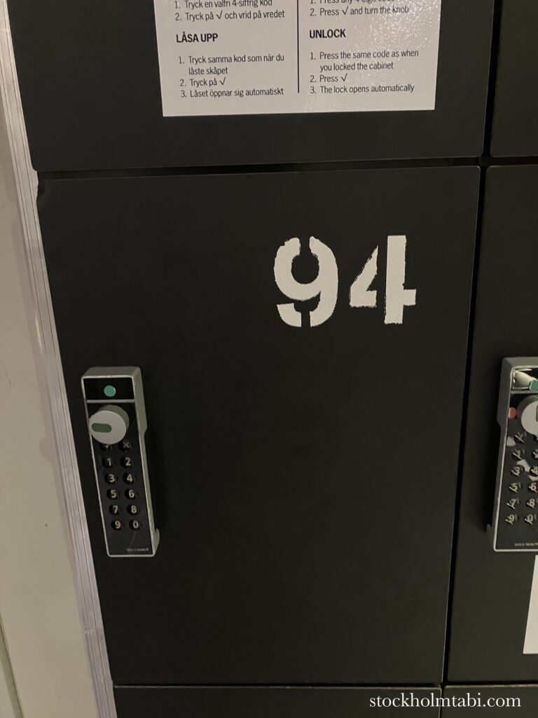 ABBAミュージアムの黒いロッカー