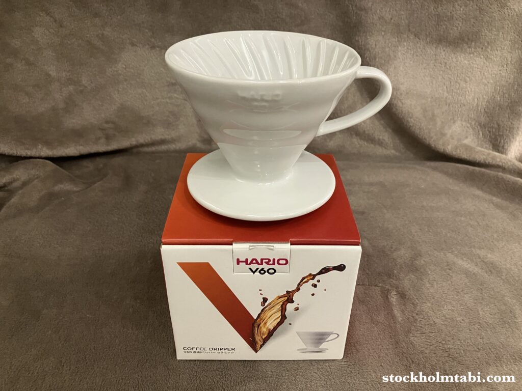 箱の上にのったハリオV60