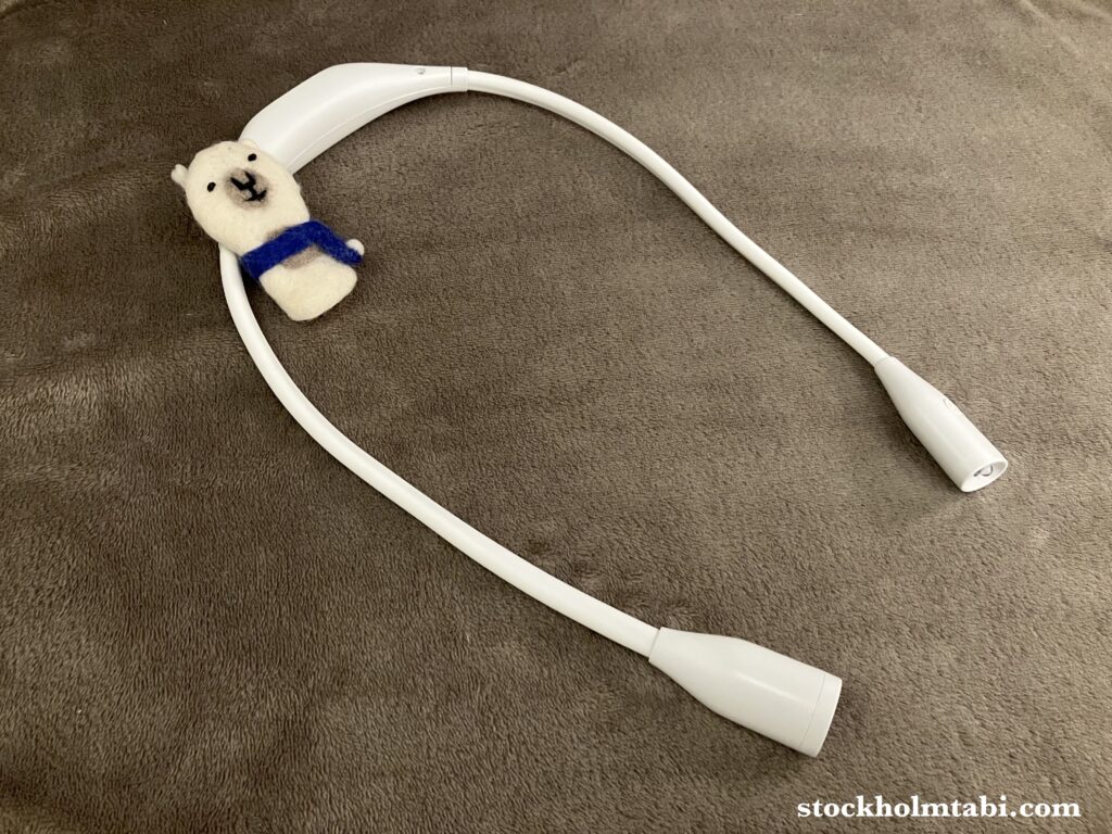 U字の首にかけるライトとしろくま