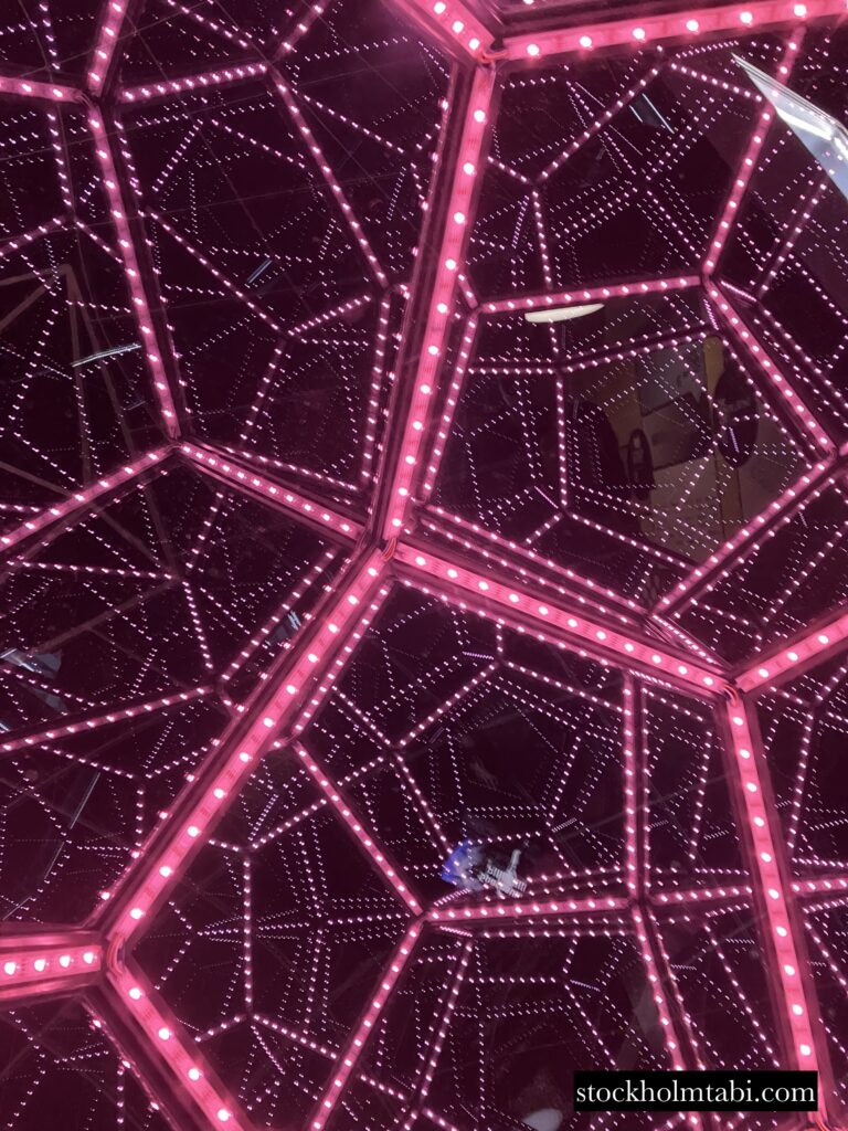 キラキラのParadox Museumの展示