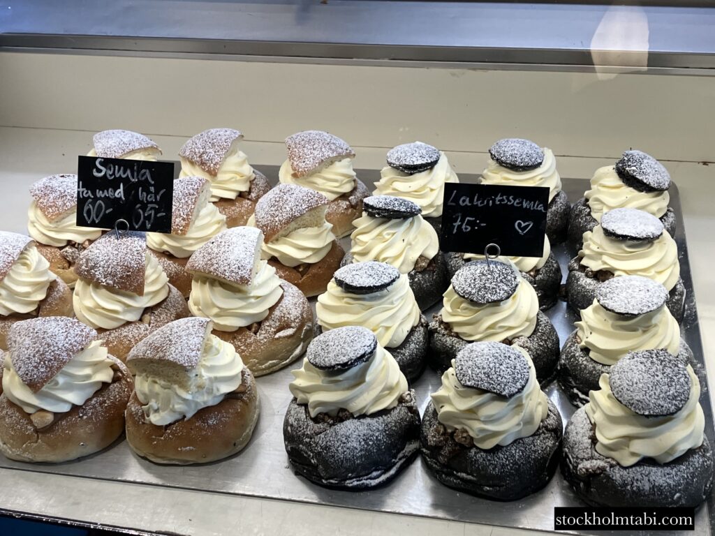 Ritorno Konditoriのたくさん並んだセムラ