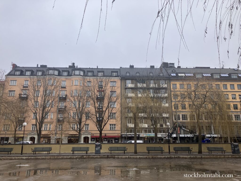 噴水とアパート