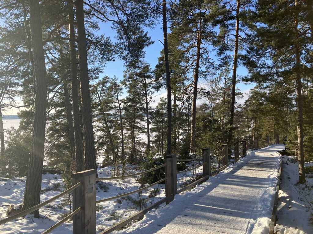 Artipelagの外の遊歩道