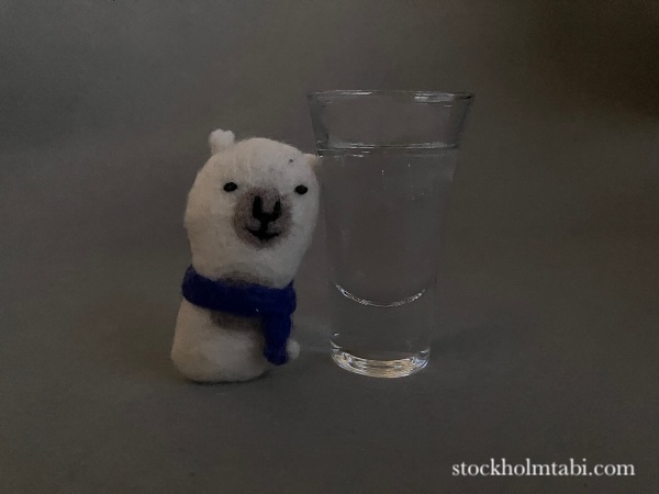 しろくまとショットグラス