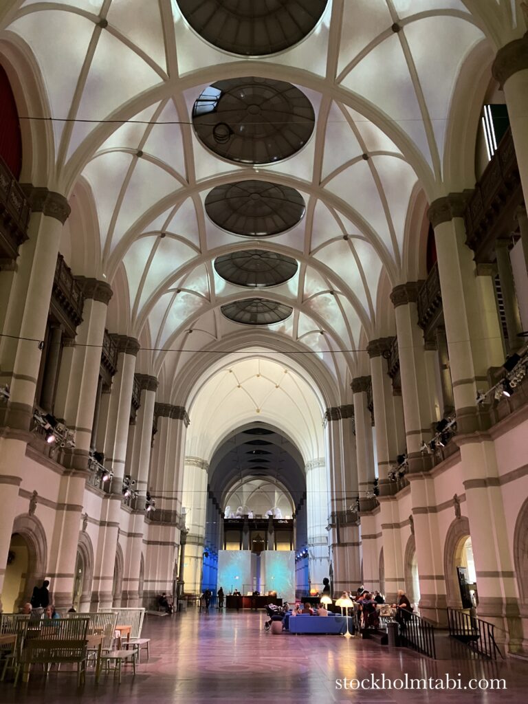 北方民族博物館（Nordiska museet）のアーチ型の天井
