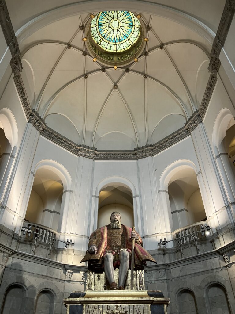 北方民族博物館（Nordiska museet）のヴァーサ王の像