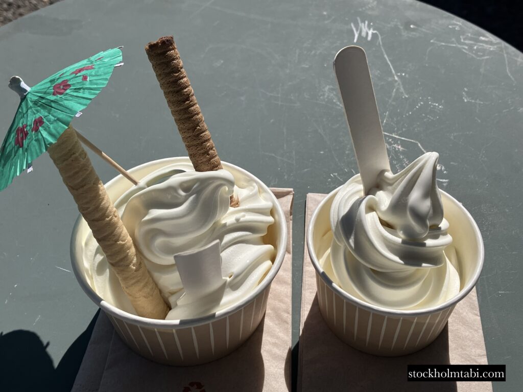 2つ並んだソフトクリーム