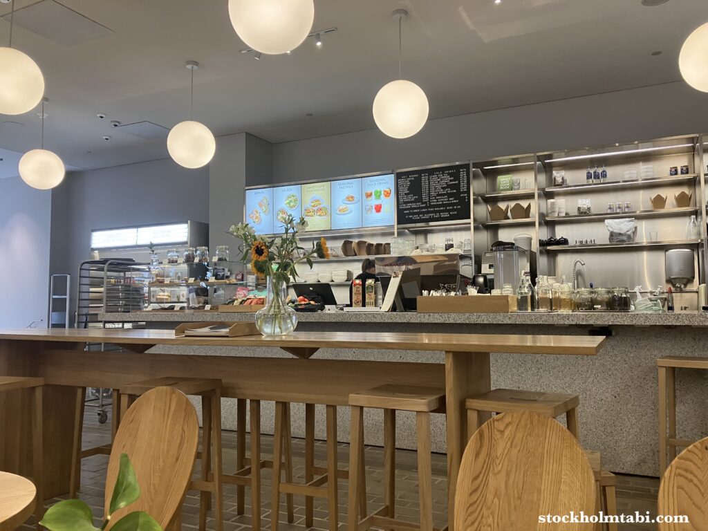 ARKET Cafeの店内
