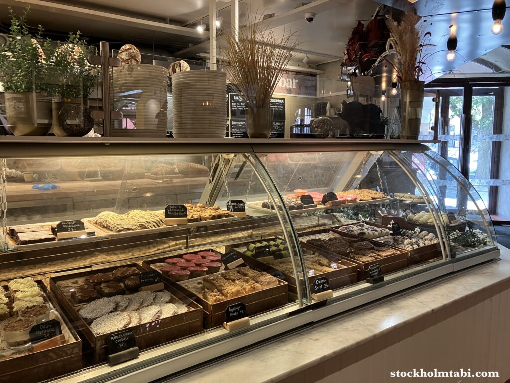 Feskarn i Saluhallenのお菓子のショーケース