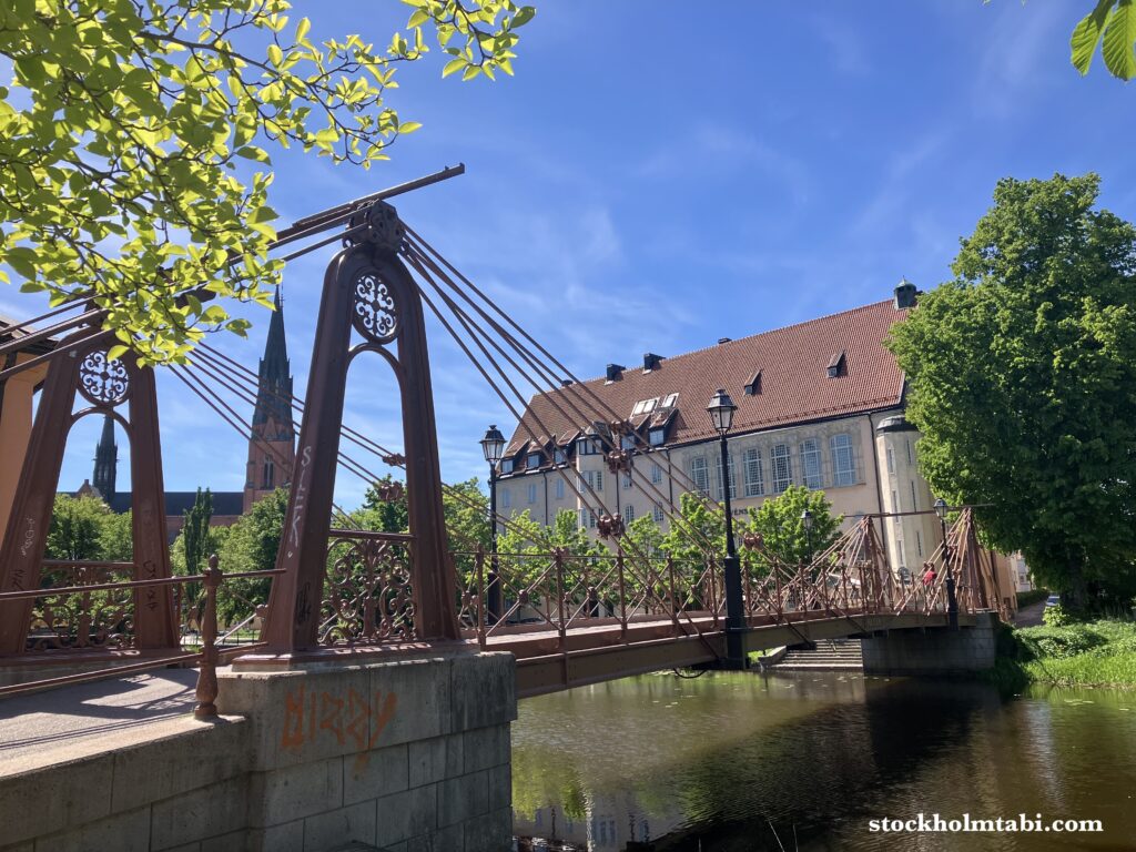 赤色が美しい鉄橋(Järnbron)