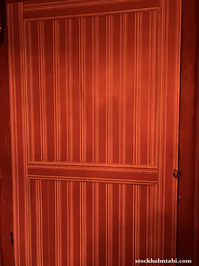 ガムラスタンHelhjärtaのトイレのドア